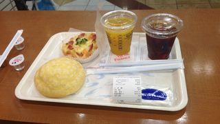 イートイン可能なパン屋さん