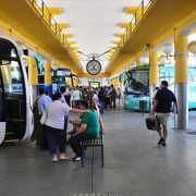 アンダルシア地方各地へのバスが発着しています。