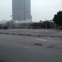 ホテル近くの広場からホテル方面を望むとこんな感じ