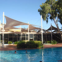 プールも大きくて立派でした。