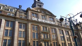 アムステルダムの1等地にある老舗デパート