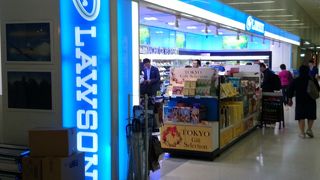 空港のローソン