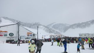 混みこみです..