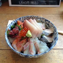 海鮮丼　1,540円