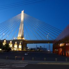 ベイブリッジ・Ａ・ＦＡＣＴＯＲＹ・ワ・ラッセ