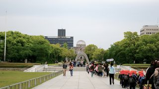 和やかでありながら厳かな空間