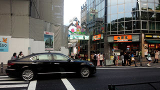 原宿駅竹下口からすぐ。