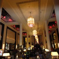 天井の高いロビーです