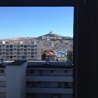 部屋から旧港を望む