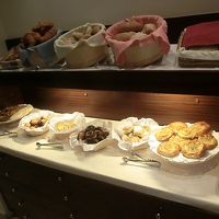 パンの種類は豊富。