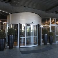 玄関の回転ドアです