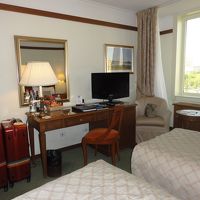 デスク、テレビ、冷蔵庫等揃っています