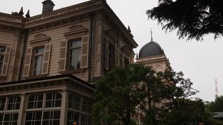 贅の限りを尽くした洋館