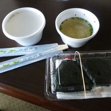 おにぎりセット（味噌汁付き）