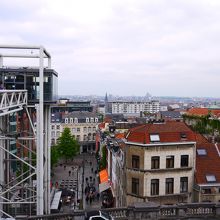 左がエレベーター