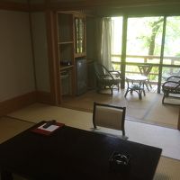 この写真は特別室の方です、僕の部屋はさみしかったので