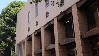 ちょっと古めかしい建物