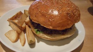 店頭で焼いている姿が見れる