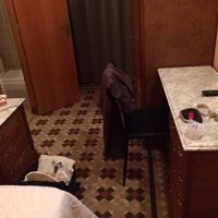 部屋。広くは決してない