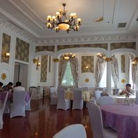 朝食を食べた宴会場。朝食はビュッフェ。