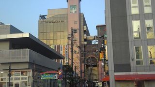 お店以外に行政機関も入っています。