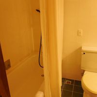 シャワーヘッドが拡散しすぎると思います。お湯も出ません