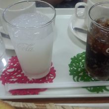 ドリンクバーを付けました。