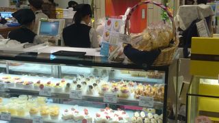高級果物店のケーキ