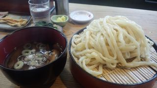 これぞ武蔵野うどん！（女性は量に注意）