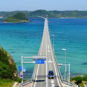 橋の周辺の海の色が凄く綺麗！！