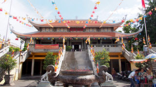 ホーチミンで一番有名な仏教寺院