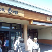 写真の右側に屋台ブースがあります