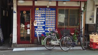 本格的なインドカレーで有名な店