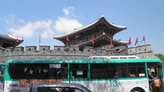 水原駅から水原華城へバスで行きました