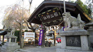 盛岡藩主を祀る。