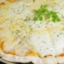 たっぷりチーズのピザ