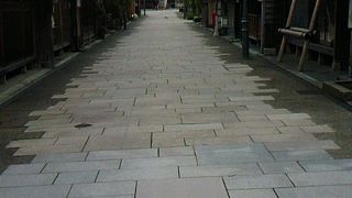 全体としては狭いのですが