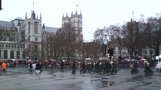 凄い混んでます、きれいですが