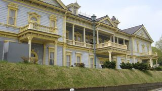 眼下に函館湾を望むことができます。