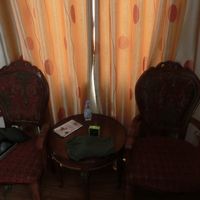 ちゃんとした椅子もあり。