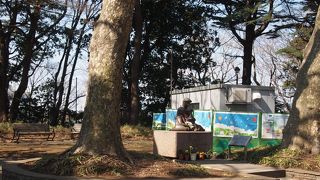 パパママバイバイの像だ！