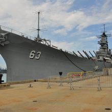 この戦艦ミズーリは、あの戦艦大和とほぼ同じ大きさです。