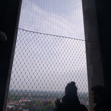 展望からの眺め。１５分毎に鐘が鳴る、近過ぎて物凄い爆音…。