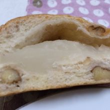 くるみあんぱん (断面)