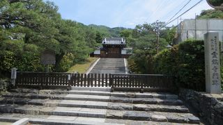 鹿ヶ谷にある普段は非公開の尼寺。