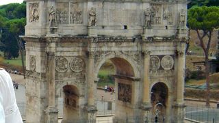 コロッセオの近くです。