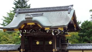 格式高い特別な門、勅使門！