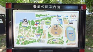 小さいけれどお城があります