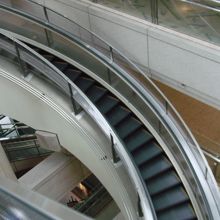 螺旋エスカレーター