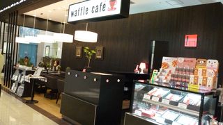 有名なワッフル専門店です